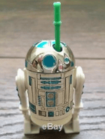 R2-D2 discussing